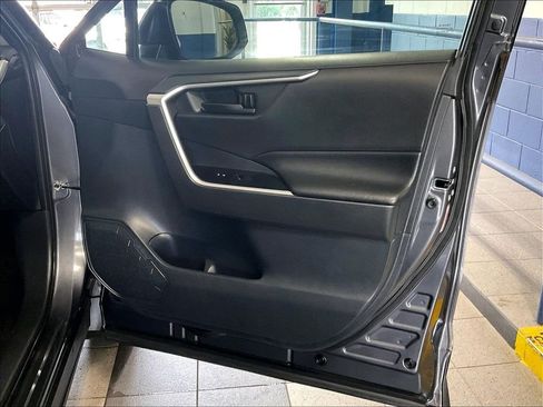 Used 2019 Toyota RAV4 LE w/ All Weather Liner Package AWD/4WD image 12