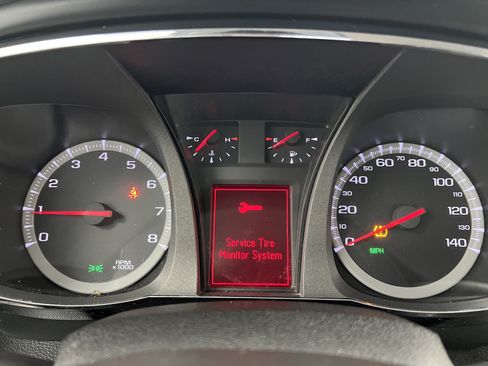 Used 2017 GMC Terrain SLE w/ Technology Package FWD image 28