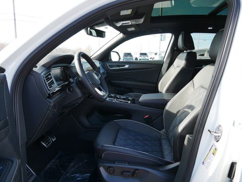 New 2026 Volkswagen Atlas Cross Sport SEL Premium R-Line image 5