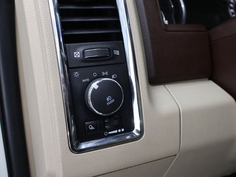 Used 2018 RAM 3500 Laramie image 43