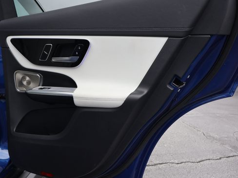 Certified 2023 Mercedes-Benz GLC 300 image 24