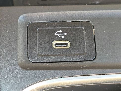 Certified 2025 Mercedes-Benz GLB 250 4MATIC image 30