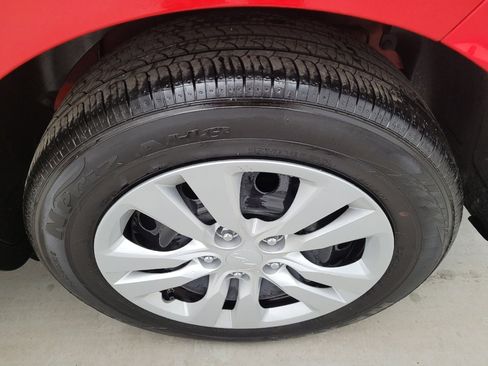 Used 2024 Kia Soul LX image 31