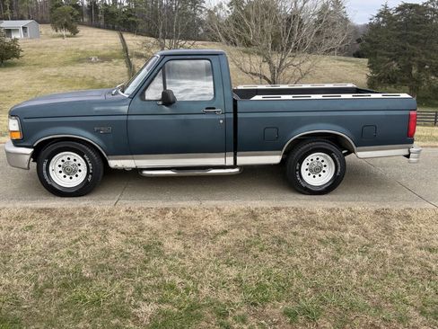 Used 1995 Ford F150 2WD Regular Cab image 2