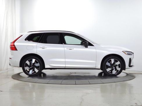 Certified 2025 Volvo XC60 T8 Plus w/ Climate Package AWD/4WD image 11