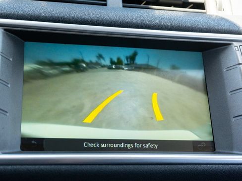 Used 2018 Land Rover Range Rover Evoque SE AWD/4WD image 27