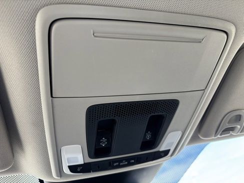 Certified 2025 Honda Pilot Touring image 21