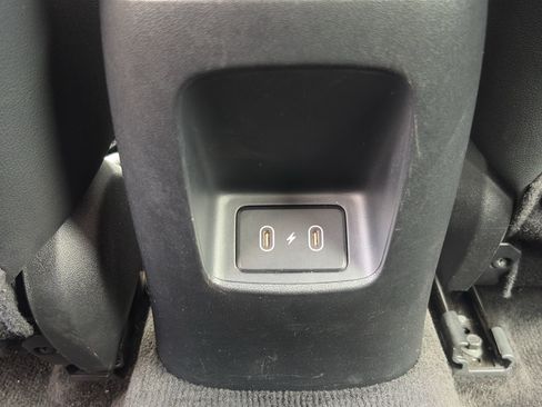 Used 2025 Hyundai Elantra Limited FWD image 11
