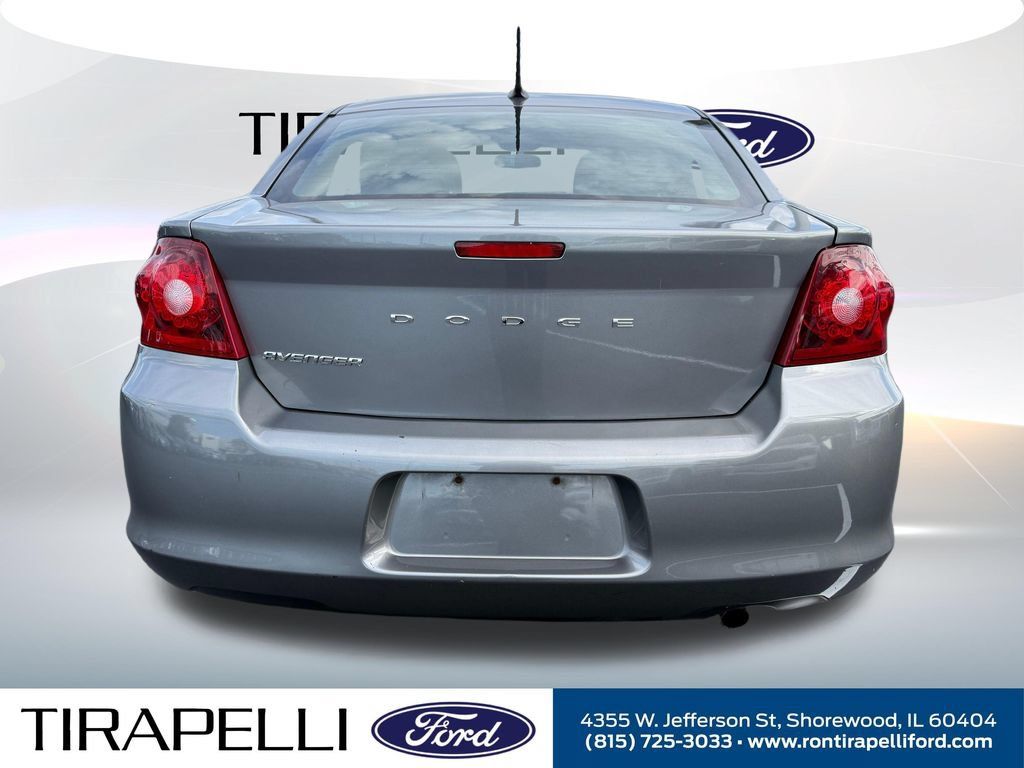 Used 2012 Dodge Avenger SXT FWD image 9