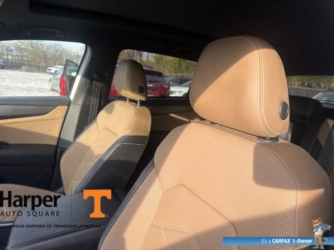 Used 2024 Volkswagen Atlas Cross Sport SE w/ Panoramic Sunroof Package image 12