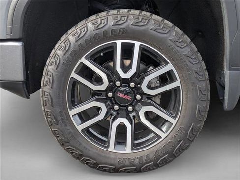 Used 2021 GMC Sierra 1500 AT4 w/ Driver Alert Package II AWD/4WD image 10