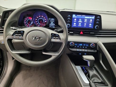 Used 2023 Hyundai Elantra SEL w/ Cargo Package FWD image 22