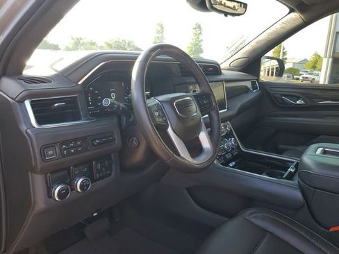 Used 2024 GMC Yukon XL Denali w/ Advanced Technology Package RWD image 19