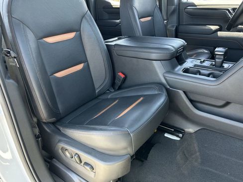 Used 2024 GMC Sierra 1500 AT4 w/ AT4 Premium Package AWD/4WD image 27