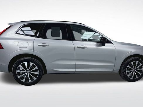 Used 2025 Volvo XC60 B5 Plus image 25