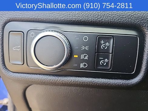Used 2023 Ford Explorer XLT RWD image 14