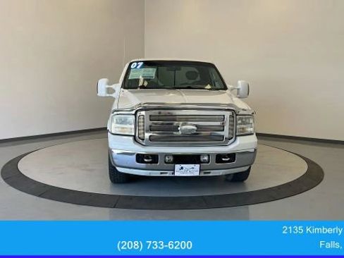 Used 2007 Ford F250 Lariat image 2