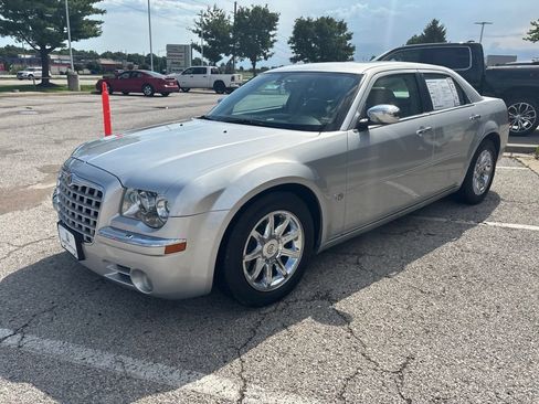 Used 2005 Chrysler 300 C w/ Sound Group II RWD image 13
