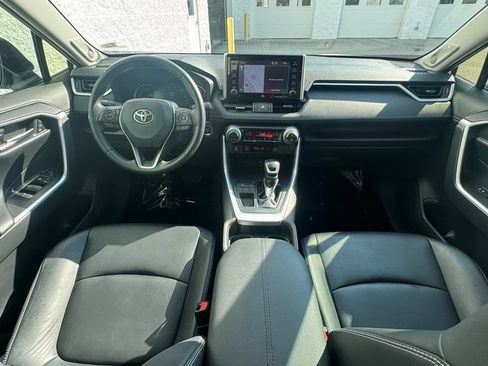 Used 2019 Toyota RAV4 Limited FWD image 13