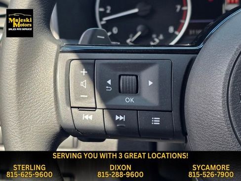 Used 2023 Nissan Rogue SV image 34