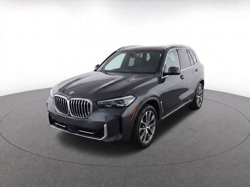Used 2024 BMW X5 xDrive40i w/ Executive Package AWD/4WD image 2