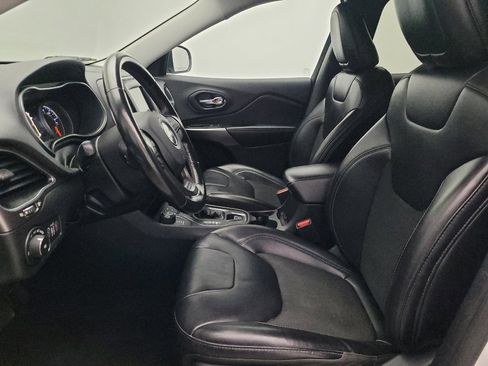 Used 2020 Jeep Cherokee Latitude Plus w/ Cold Weather Group image 17