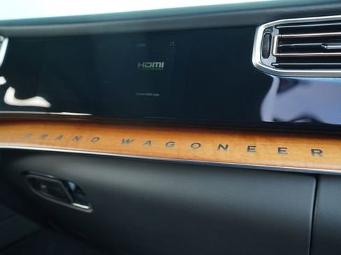 Used 2022 Jeep Grand Wagoneer Series III image 39