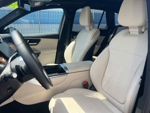 Used 2026 Mercedes-Benz GLC 300 image 12