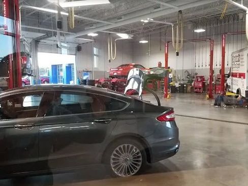 Used 2017 Toyota Prius Prime Advanced w/ Carpet Mat Package image 10