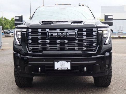 Used 2025 GMC Sierra 3500 Denali Ultimate AWD/4WD image 9