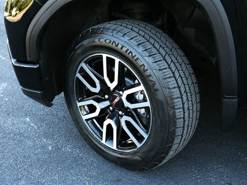 Used 2022 GMC Sierra 1500 AT4 w/ AT4 Premium Package AWD/4WD image 3