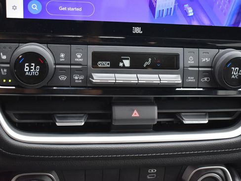 Used 2024 Toyota Grand Highlander AWD image 12