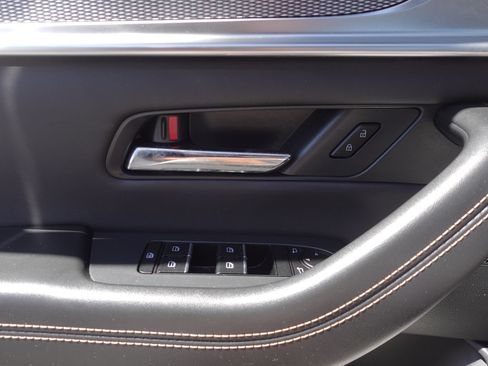 Used 2024 MAZDA CX-90 Plug-In Hybrid w/ Preferred AWD/4WD image 17