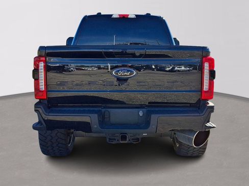 Certified 2023 Ford F250 XLT w/ Black Appearance Package image 5