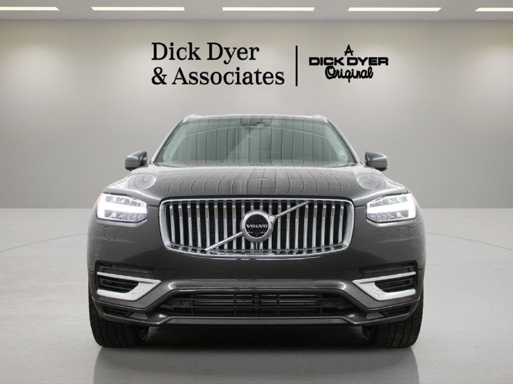 Used 2023 Volvo XC90 T8 Ultimate w/ Protection Package Premier AWD/4WD image 4