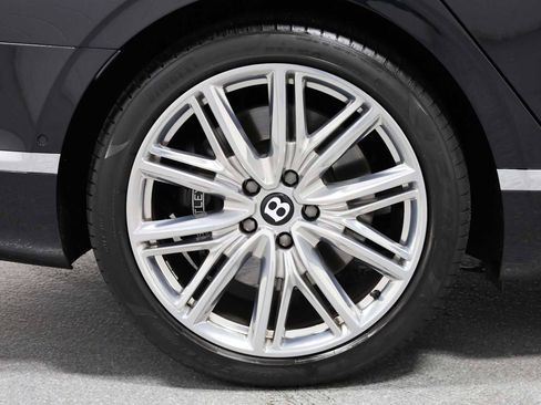 Used 2021 Bentley Flying Spur V8 image 38