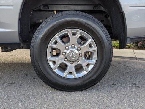 Used 2024 RAM 2500 Laramie AWD/4WD image 32