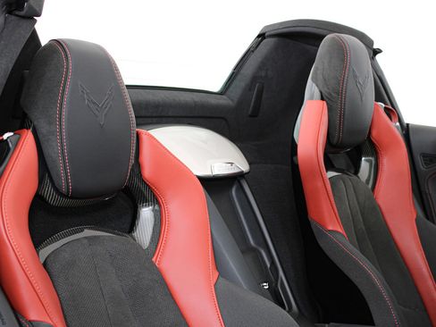 Used 2022 Chevrolet Corvette Stingray Premium Conv w/ Z51 Performance Package RWD image 30