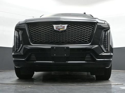 Used 2025 Cadillac Escalade Sport w/ Touring Package AWD/4WD image 40