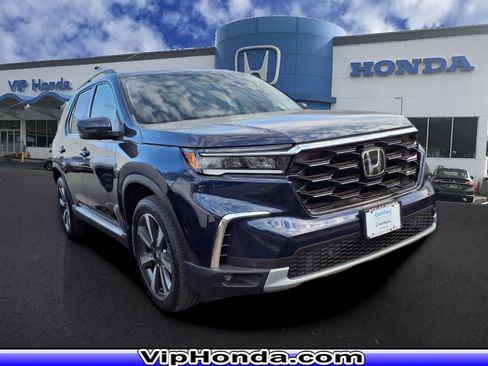 Certified 2023 Honda Pilot Touring image 1