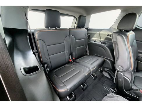 Used 2023 GMC Acadia AT4 image 26