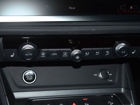 Certified 2025 Audi Q3 2.0T Premium w/ Convenience Package image 12