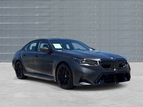 Used 2026 BMW M5 w/ Carbon Package AWD/4WD image 1