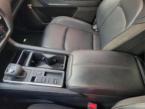 Used 2022 Nissan Pathfinder SL FWD image 30