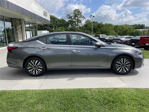 Used 2023 Nissan Altima 2.5 SV image 10