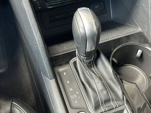 Used 2023 Volkswagen Atlas SE w/ Panoramic Sunroof Package FWD image 22