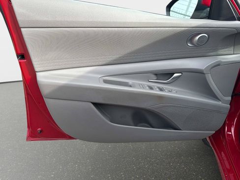 Certified 2023 Hyundai Elantra SEL image 17