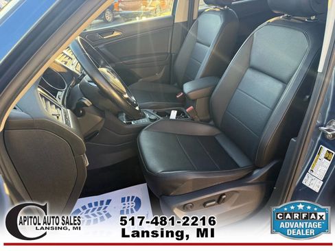 Used 2018 Volkswagen Tiguan SE w/ Panoramic Sunroof Package image 13