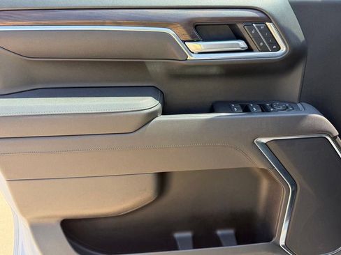Used 2025 GMC Sierra 1500 SLT RWD image 23