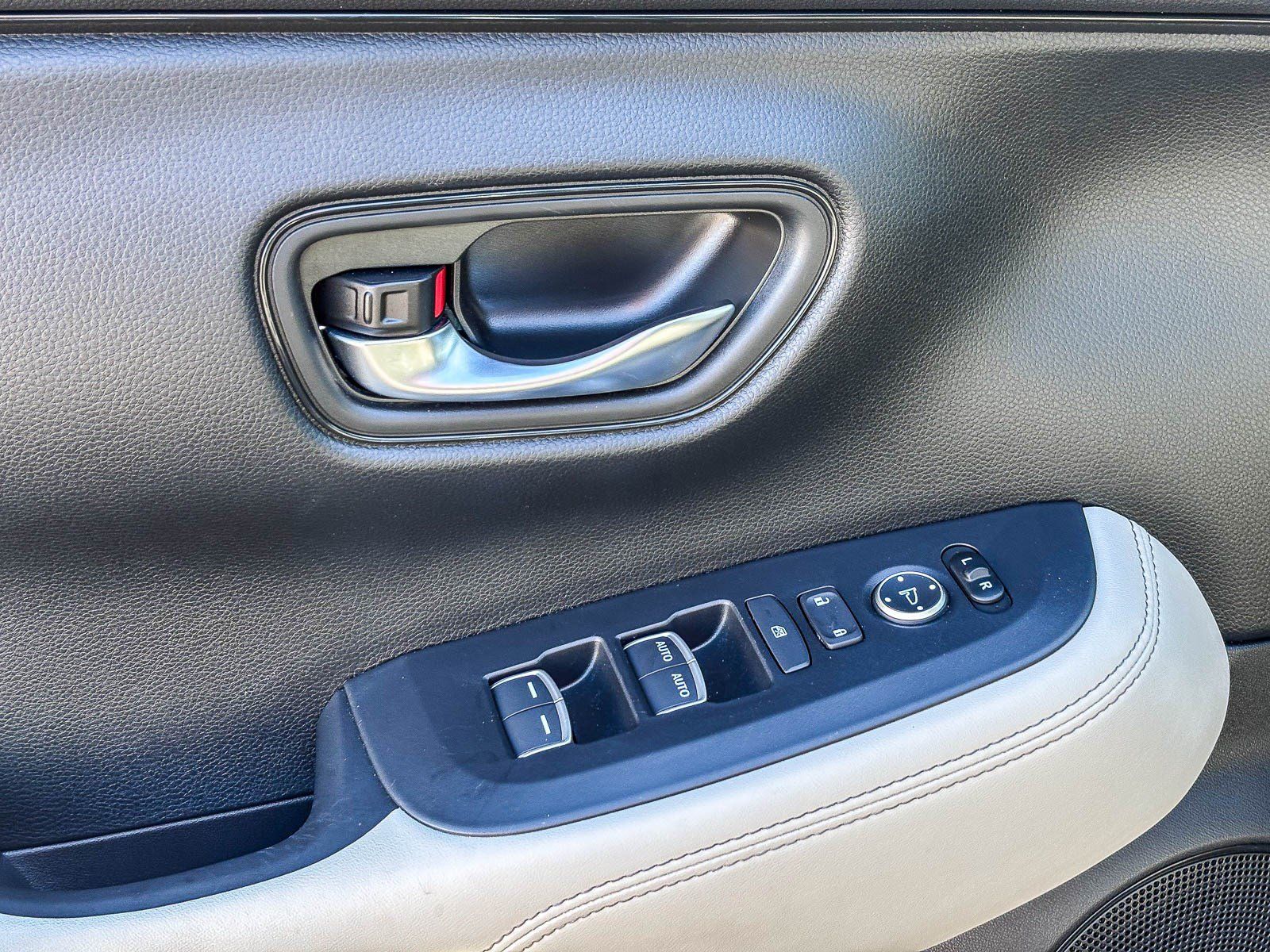 Certified 2025 Honda HR-V EX-L image 22